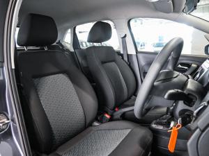 Volkswagen Polo Vivo hatch 1.6 Life - Image 10