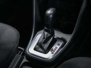 Volkswagen Polo Vivo hatch 1.6 Life - Image 11