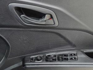 Mahindra XUV 3XO 1.2T MX2 manual - Image 8