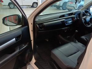 Toyota Hilux 2.0 single cab S (aircon) - Image 7