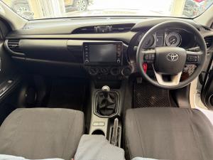 Toyota Hilux 2.4GD-6 Xtra cab Raider manual - Image 6