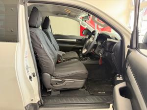 Toyota Hilux 2.4GD-6 Xtra cab Raider manual - Image 8