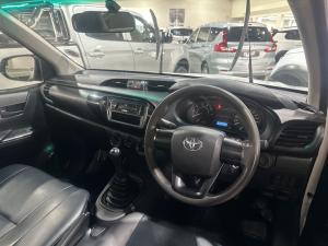 Toyota Hilux 2.4GD (aircon) - Image 6