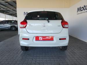 Toyota Vitz 1.0 XR manual - Image 5