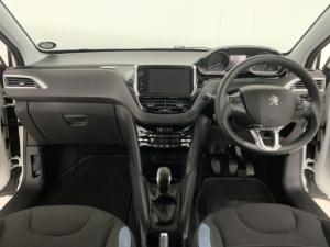 Peugeot 208 5-door 1.6 Allure - Image 11