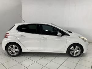 Peugeot 208 5-door 1.6 Allure - Image 6