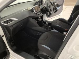 Peugeot 208 5-door 1.6 Allure - Image 7