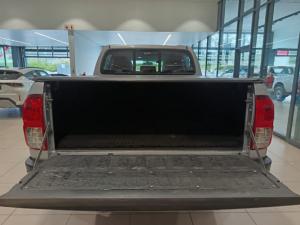 Toyota Hilux 2.8GD-6 double cab Raider auto - Image 5