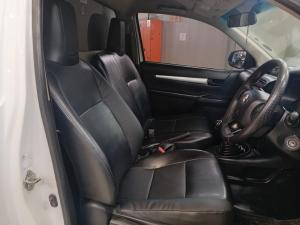 Toyota Hilux 2.0 single cab S (aircon) - Image 9