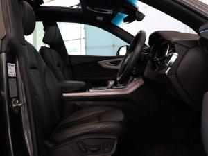 Audi Q8 55TFSI quattro - Image 23