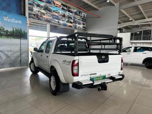 Nissan NP300 Hardbody 2.5TDi double cab 4x4 - Image 5