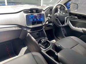 L D V T60 2.0D Bi-Turbo double cab Max Luxe 4x4 auto - Image 15