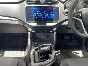 L D V T60 2.0D Bi-Turbo double cab Max Luxe 4x4 auto - Image 17