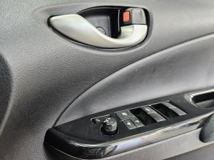 Toyota Yaris 1.5 Xs - Image 16