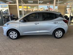 Hyundai Grand i10 1.2 Premium hatch - Image 17