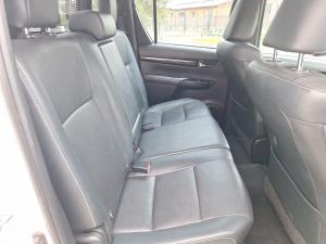 Toyota Hilux 2.8GD-6 double cab Raider auto - Image 17
