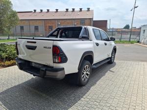 Toyota Hilux 2.8GD-6 double cab Raider auto - Image 2