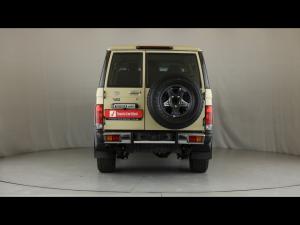 Toyota Land Cruiser 76 2.8GD-6 station wagon VX - Image 5
