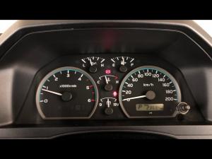 Toyota Land Cruiser 76 2.8GD-6 station wagon VX - Image 9