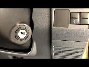 Toyota Land Cruiser 76 2.8GD-6 station wagon VX - Image 16