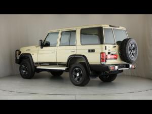 Toyota Land Cruiser 76 2.8GD-6 station wagon VX - Image 21
