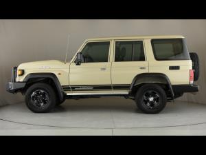 Toyota Land Cruiser 76 2.8GD-6 station wagon VX - Image 22
