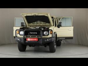Toyota Land Cruiser 76 2.8GD-6 station wagon VX - Image 28