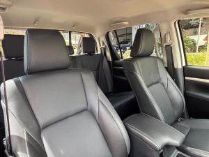 Toyota Hilux 2.8GD-6 double cab 4x4 Raider auto - Image 8