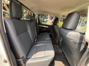 Toyota Hilux 2.8GD-6 double cab 4x4 Raider auto - Image 9