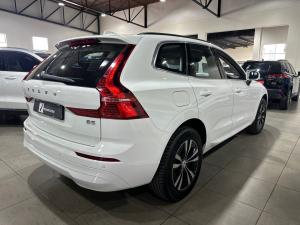 Volvo XC60 B5 Momentum - Image 2