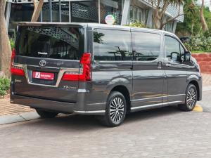 Toyota Quantum 2.8 LWB bus 9-seater VX Premium - Image 2