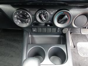 Toyota Hilux 2.4GD-6 double cab 4x4 Raider auto - Image 14
