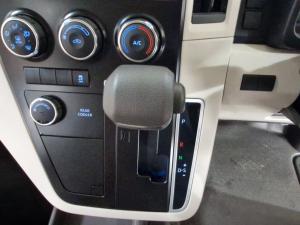 Toyota Quantum 2.8 GL Slwb automatic 14 Seat - Image 11