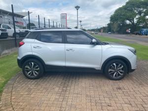 Mahindra XUV300 1.2T - Image 3