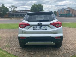 Mahindra XUV300 1.2T - Image 5