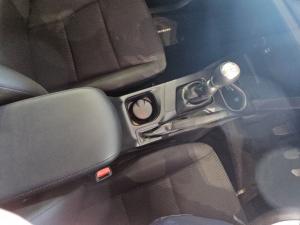 Toyota RAV4 2.0 GX - Image 12