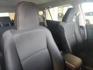 Toyota RAV4 2.0 GX - Image 19