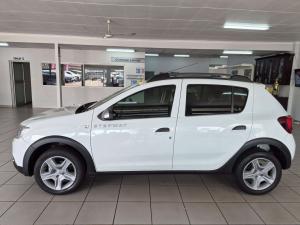 Renault Sandero 900T Stepway Expression - Image 2