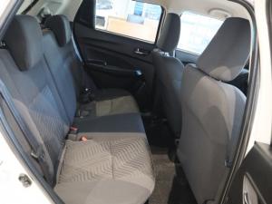 Suzuki Swift 1.2 GLX manual - Image 4