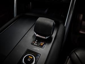 Land Rover Discovery D300 R-Dynamic HSE - Image 15