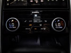 Land Rover Discovery D300 R-Dynamic HSE - Image 16