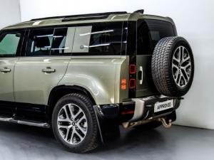 Land Rover Defender 110 D300 X-Dynamic SE - Image 9