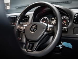 Volkswagen Polo Vivo hatch 1.6 Comfortline auto - Image 12
