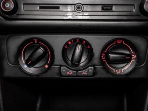 Volkswagen Polo Vivo hatch 1.6 Comfortline auto - Image 17