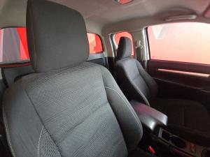 Toyota Hilux 2.4GD-6 Xtra cab Raider manual - Image 16