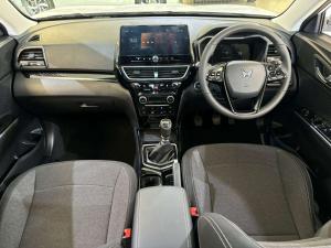 Mahindra XUV 3XO 1.2T AX5 manual - Image 12