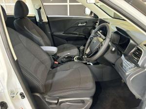 Mahindra XUV 3XO 1.2T AX5 manual - Image 14