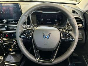 Mahindra XUV 3XO 1.2T AX5 manual - Image 16