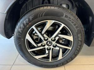 Mahindra XUV 3XO 1.2T AX5 manual - Image 5