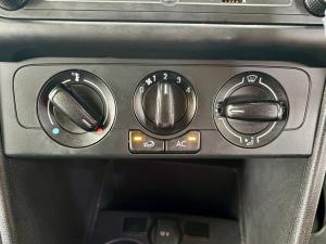 Volkswagen Polo Vivo hatch 1.4 Comfortline - Image 11